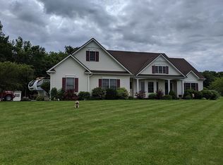 1886 Surrey Xing, Ontario, NY 14519