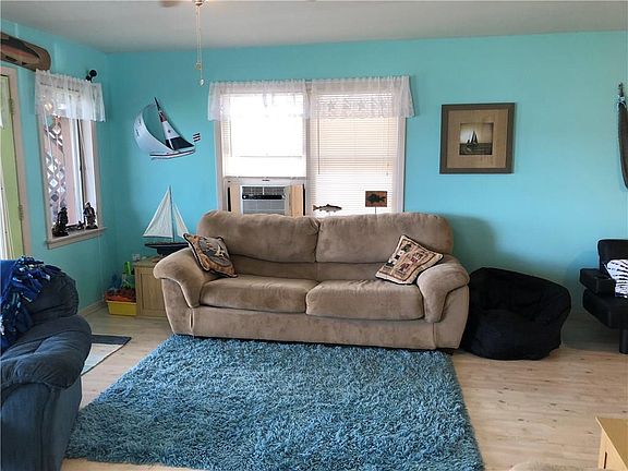 4th image of 273 E Terrace Ave