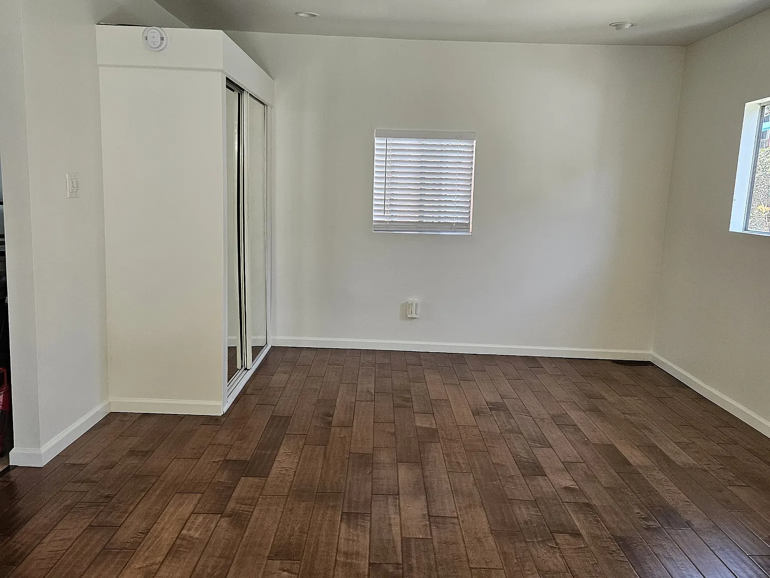 1 bed, 500 sqft, $2,250 — Photo 3