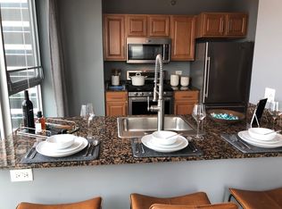 344 N Canal St #808, Chicago, IL 60606