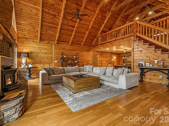 4th image of 131 Trillium Glen Dr