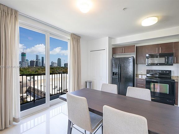 4th image of 2701 SW 3rd Ave #703