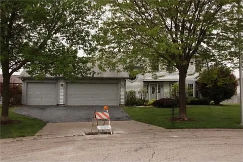 350 Buckthorn Ln photo 1