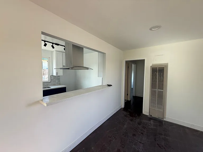 945 Carson St — Photo 8