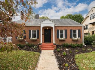 11 Colonial Pl, Asheville, NC 28804