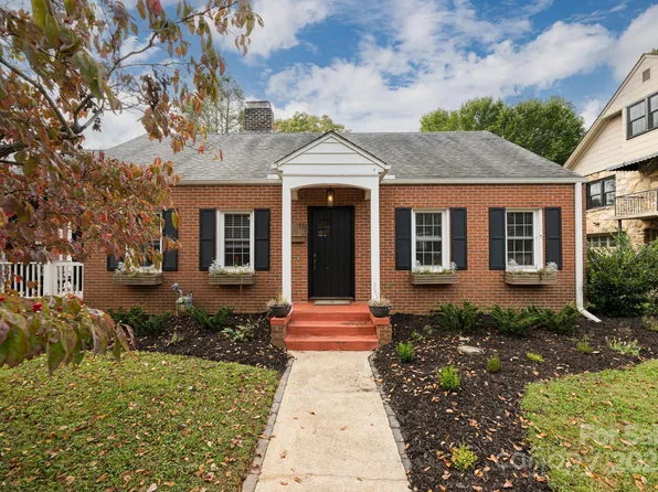 11 Colonial Pl, Asheville, NC 28804