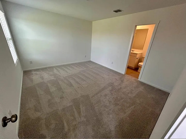 7711 Fenton Pkwy — Photo 6