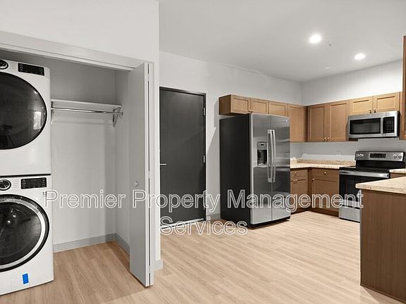 2nd image of 1127 Alderson Ave #209