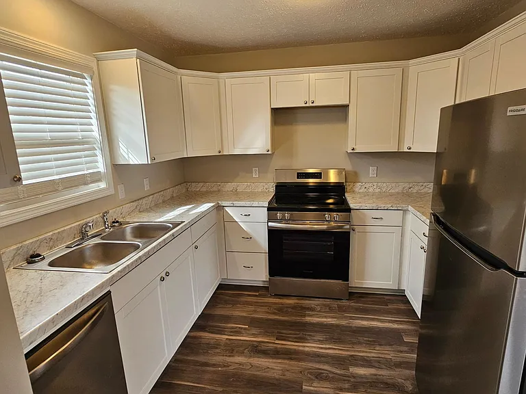 531 & 533 Dove Dr — Photo 6