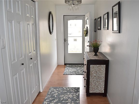 2nd image of 39395 King Edward Ct
