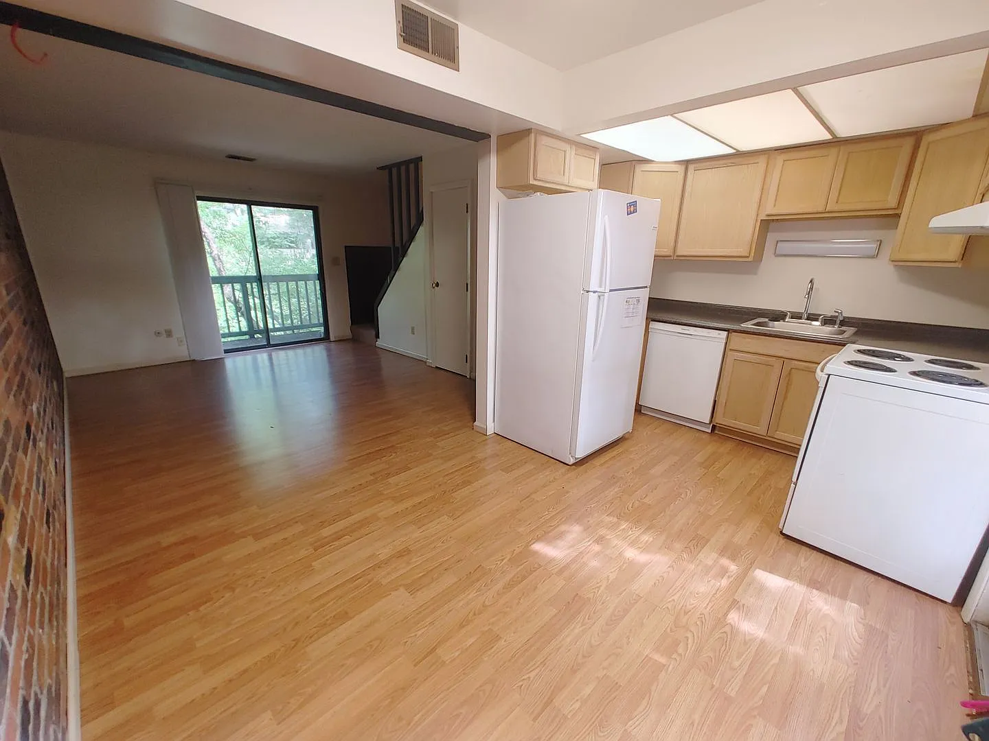 2 Bed/1 Bath overlooking Iuka Ravine — Photo 3