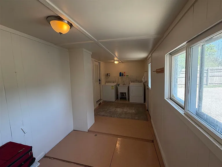 308 W Upright St #1 — Photo 14