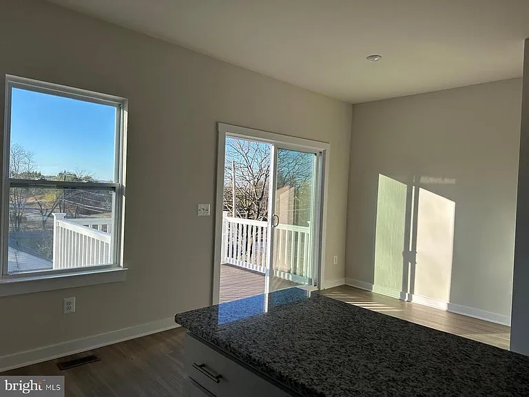 113 Marlow Ct — Photo 5