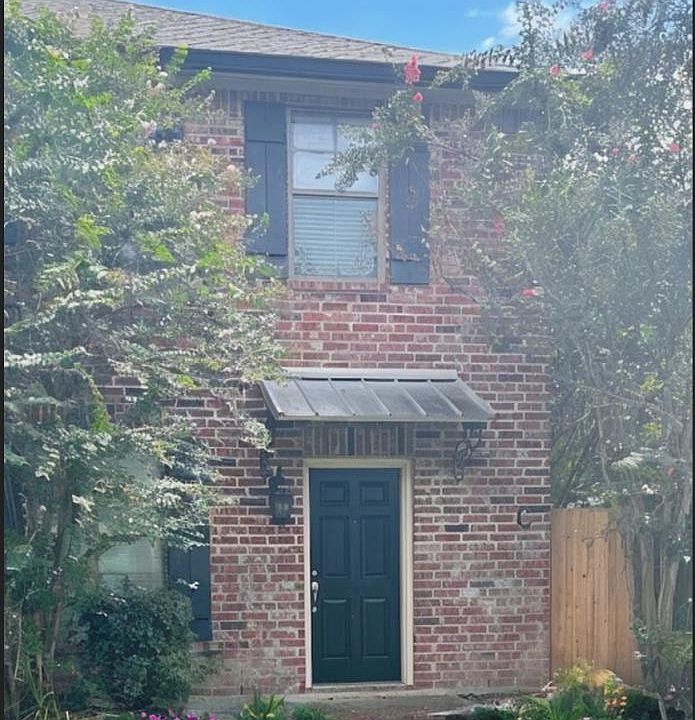 1st image of 1500 Lacadie Dr #C