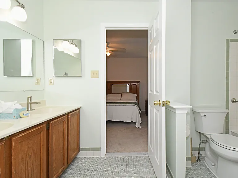 2489 Hillendale Dr — Photo 32