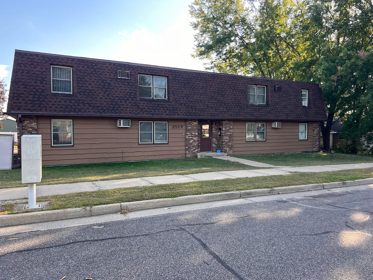 2 bed, 1.0 bath, $990 — Photo 1
