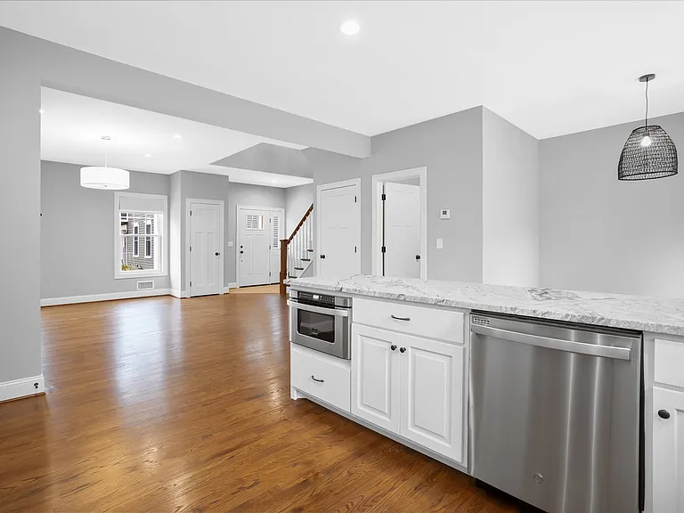 204 Mountain Rd #F — Photo 13