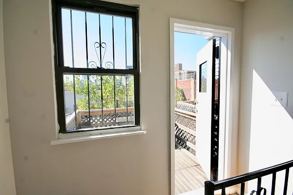 Rented by REAL New York | media 19