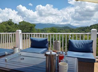 2353 Hall Rd, Dandridge, TN 37725