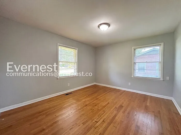 711 Elliott Dr — Photo 12