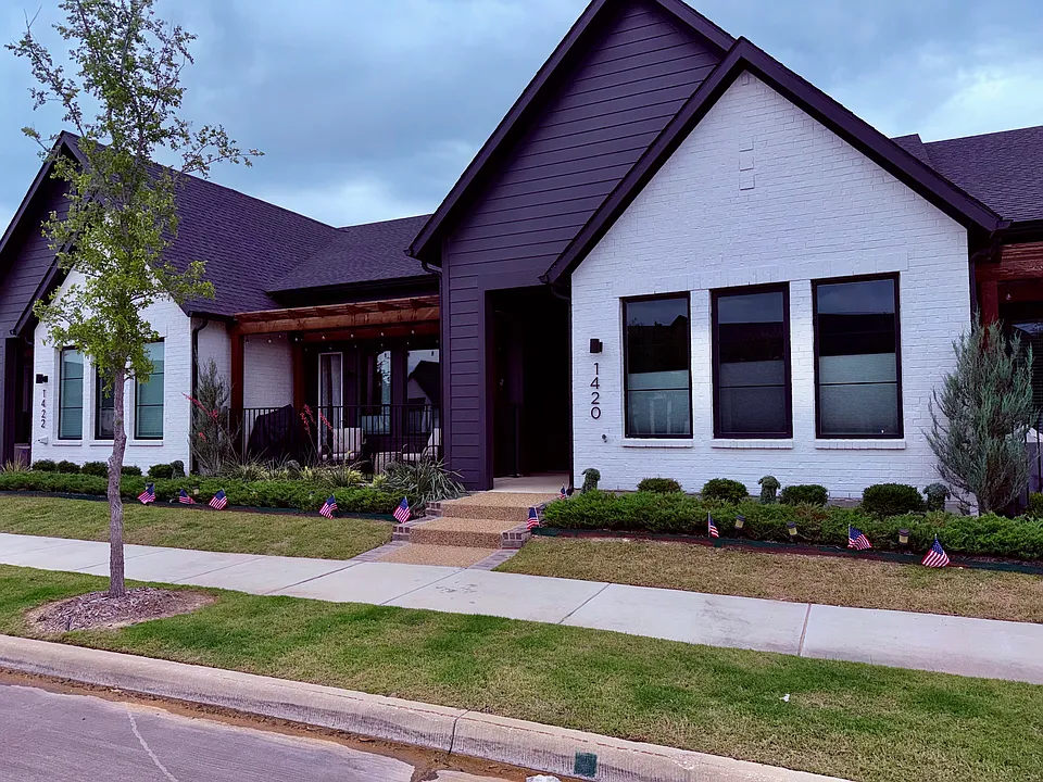 1420 Rose Willow Way