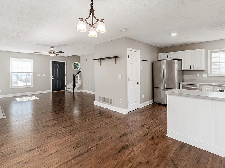 8446-1 Olenbrook Dr — Photo 15