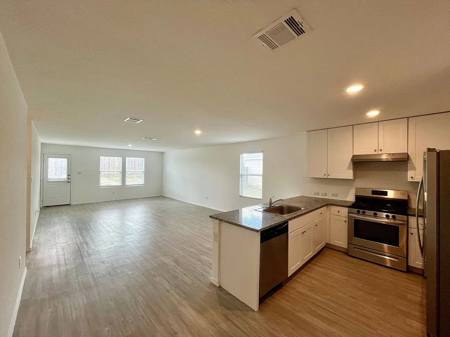 Brand New 3/2 in Voss Farms — Photo 2