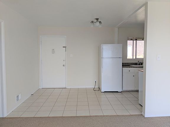 3rd image of 350 Glenview Dr APT 12