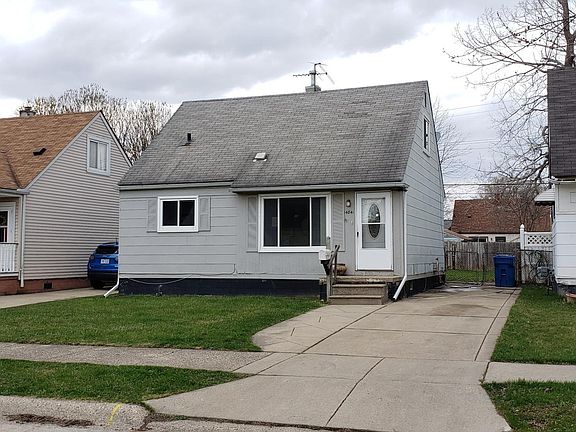 2nd image of 14841 Myola Ave