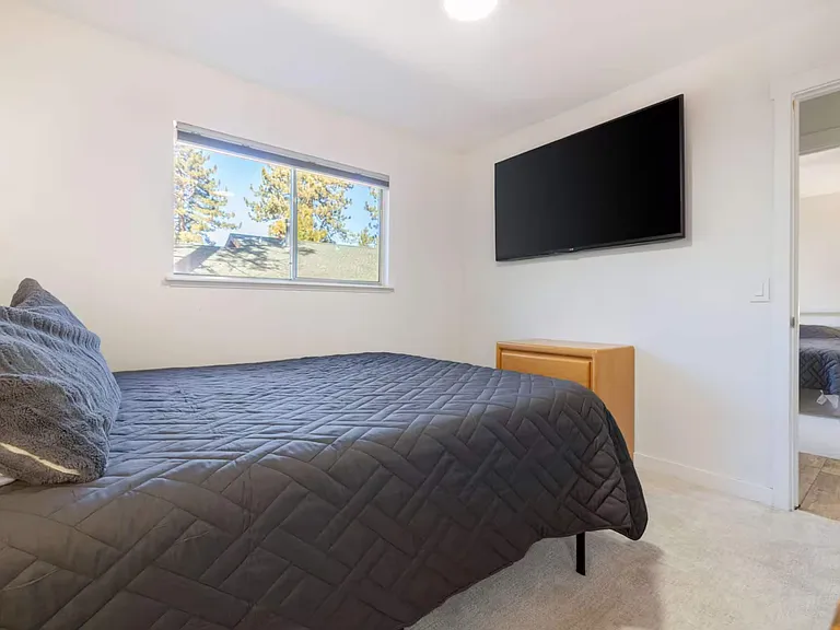 10990 Palisades Dr — Photo 14