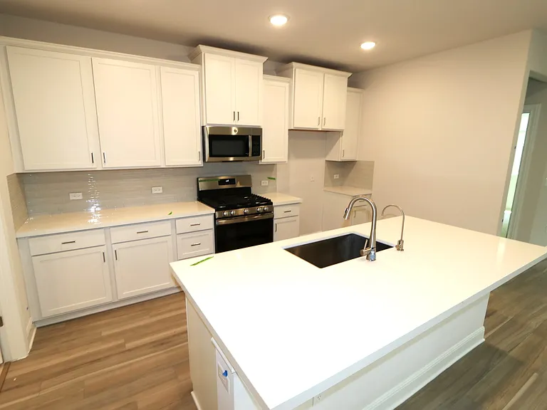 15504 Ellinger Dr — Photo 6
