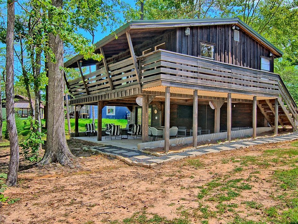 1st image of 585 Evergreen Dr