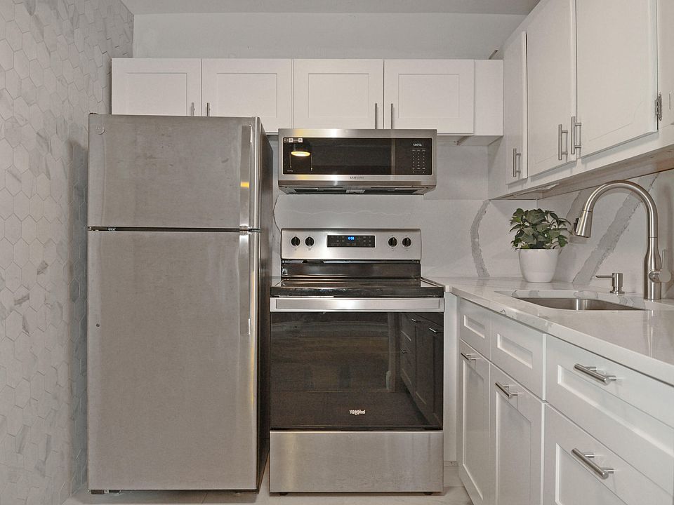 1st image of 238 Chatham L