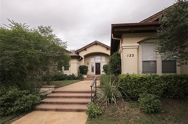 Welcome home to 123 Hurst Creek Rd.!