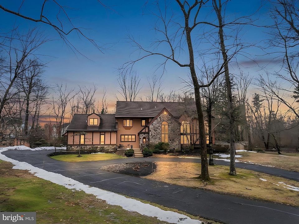 1st image of 25 Creekside Dr