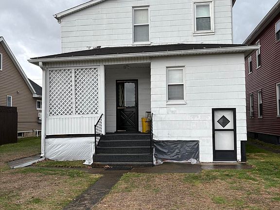 3rd image of 111 Orchard St