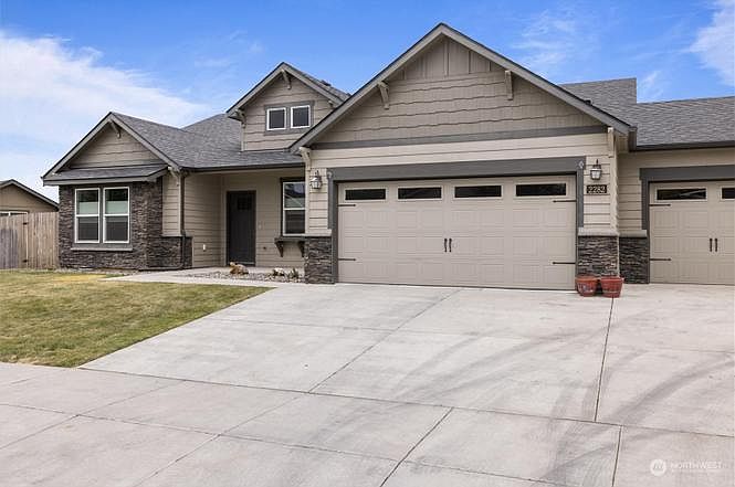 1st image of 2282 Leonard Dr