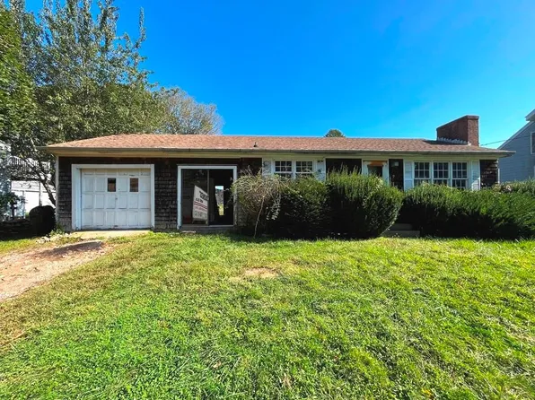 9 Harbour Island Rd, Narragansett, RI 02882