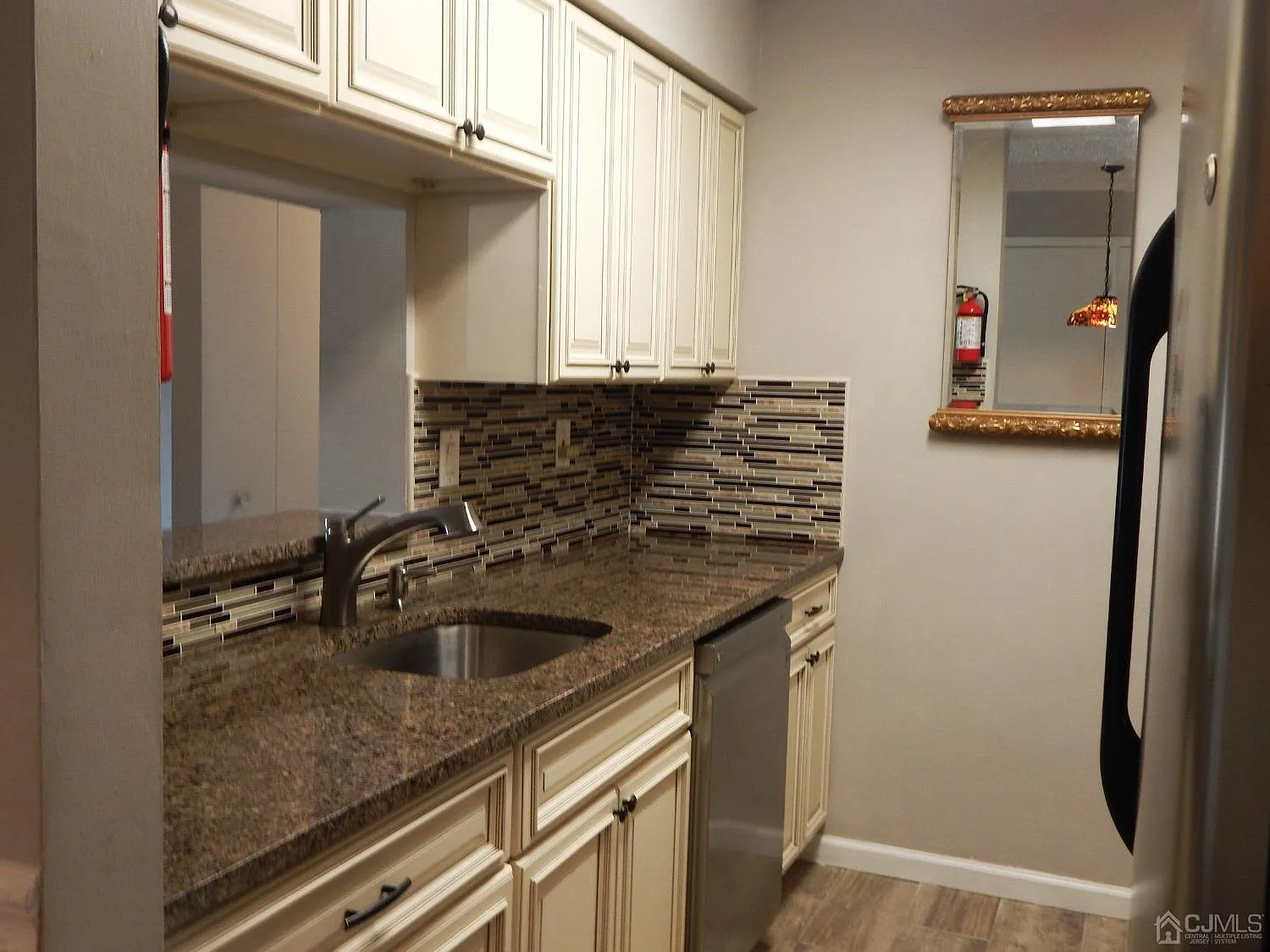2 bed, 2.0 bath, $2,350 — Photo 3