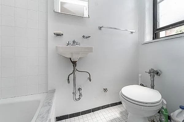 Rented by Modern Spaces | media 13