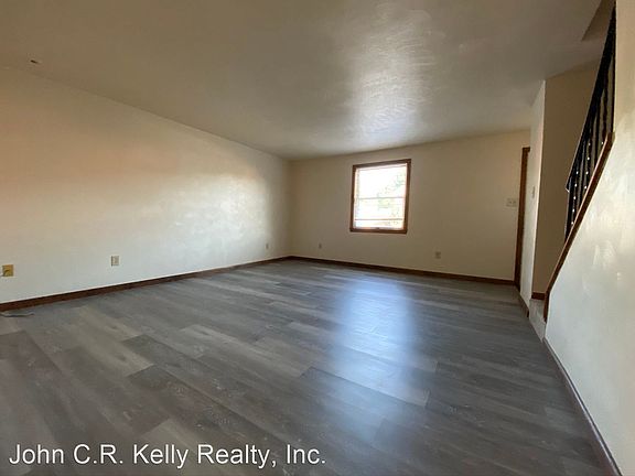 3rd image of 119 Edgewater Vlg #17