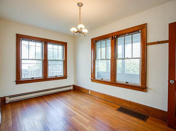 4th image of 370 Sunrise Ave