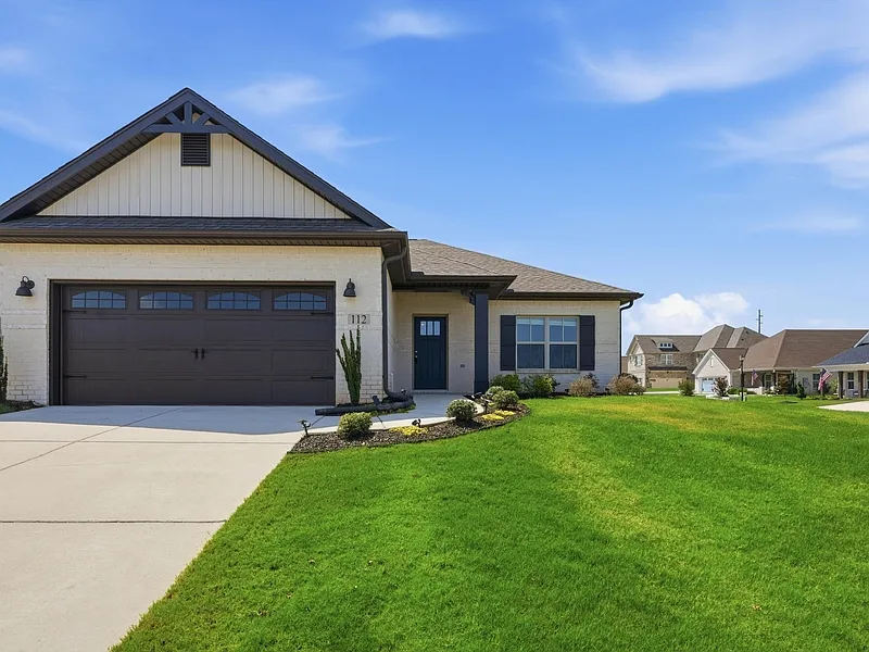 112 Missouri Dr