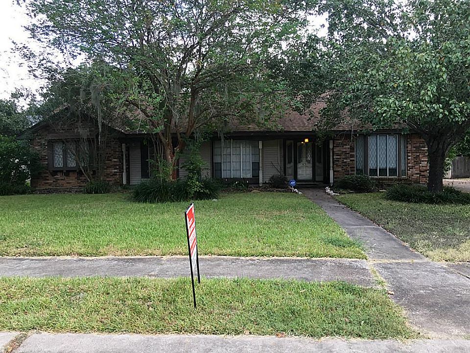 1st image of 1013 Oleander St