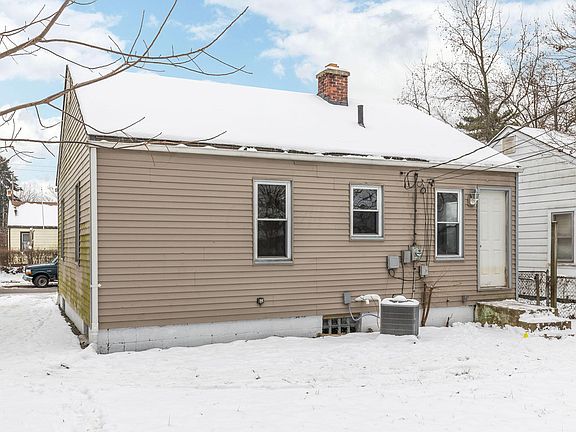 4th image of 2681 Hiawatha St
