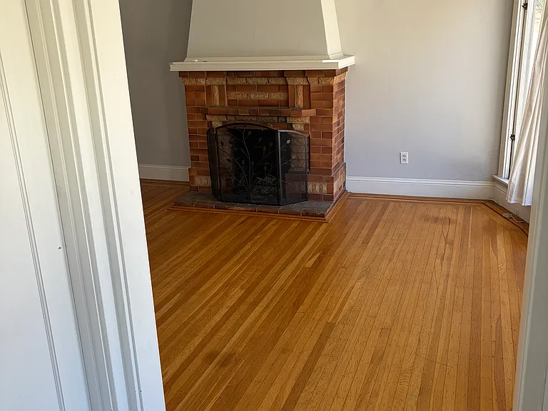 35 Majestic Ave — Photo 1