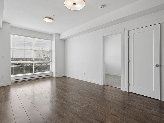 3rd image of 827 Roderick Ave #205