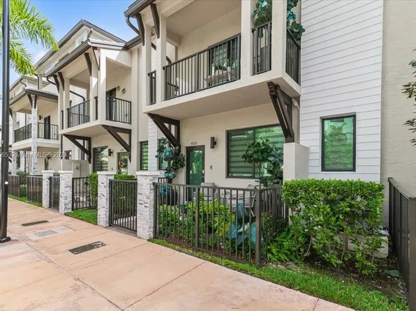 4281 NW 83rd Path, Doral, FL 33166