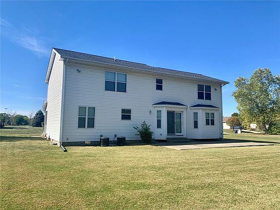 4th image of 107 Bradley Dr