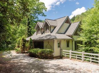 2085 Great Falls Dr, Glenville, NC 28736
